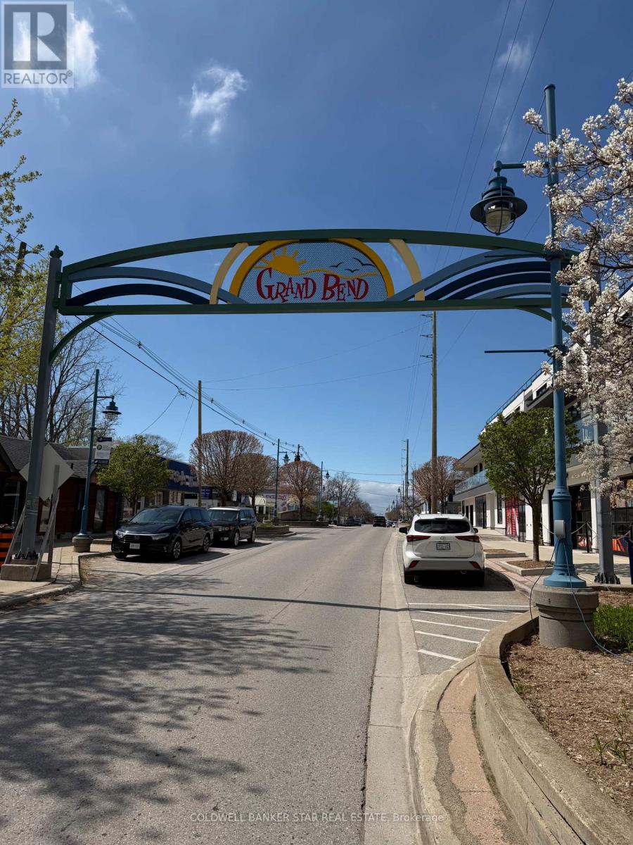 79 Deerfield Road, South Huron, Ontario  N0M 1T0 - Photo 3 - X13054330