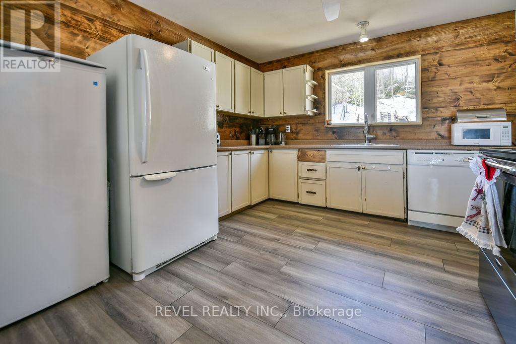 13 Sewell Lake Road, Timmins, Ontario  P4N 7K2 - Photo 3 - X13054396