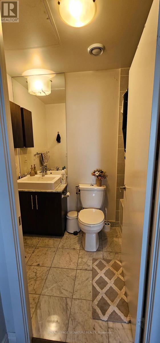 2401 - 65 Bremner Boulevard, Toronto, Ontario  M5J 0A7 - Photo 8 - C13052120