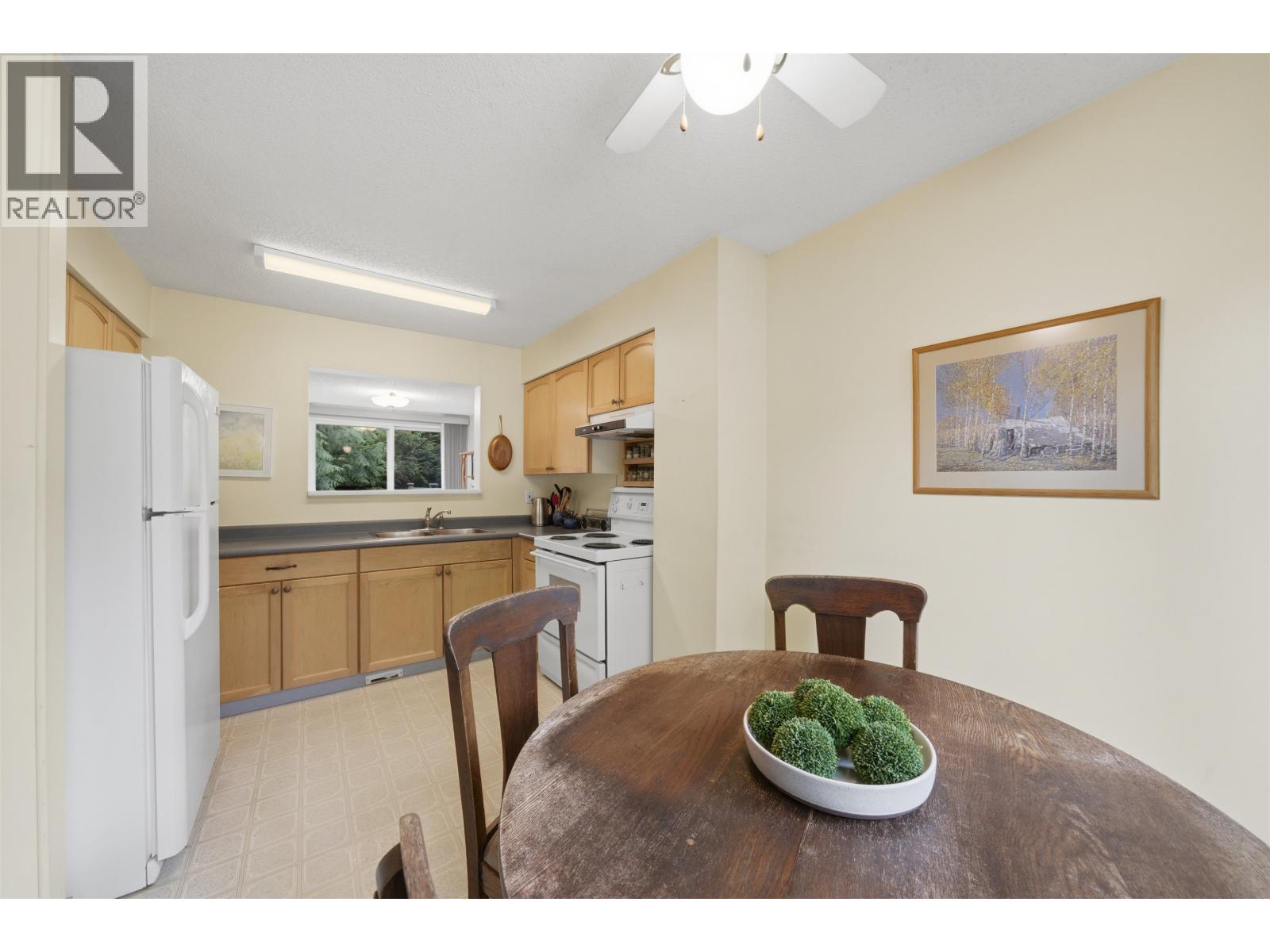 4748 Laurelwood Place, Burnaby, British Columbia  V5G 4B2 - Photo 12 - R3116785