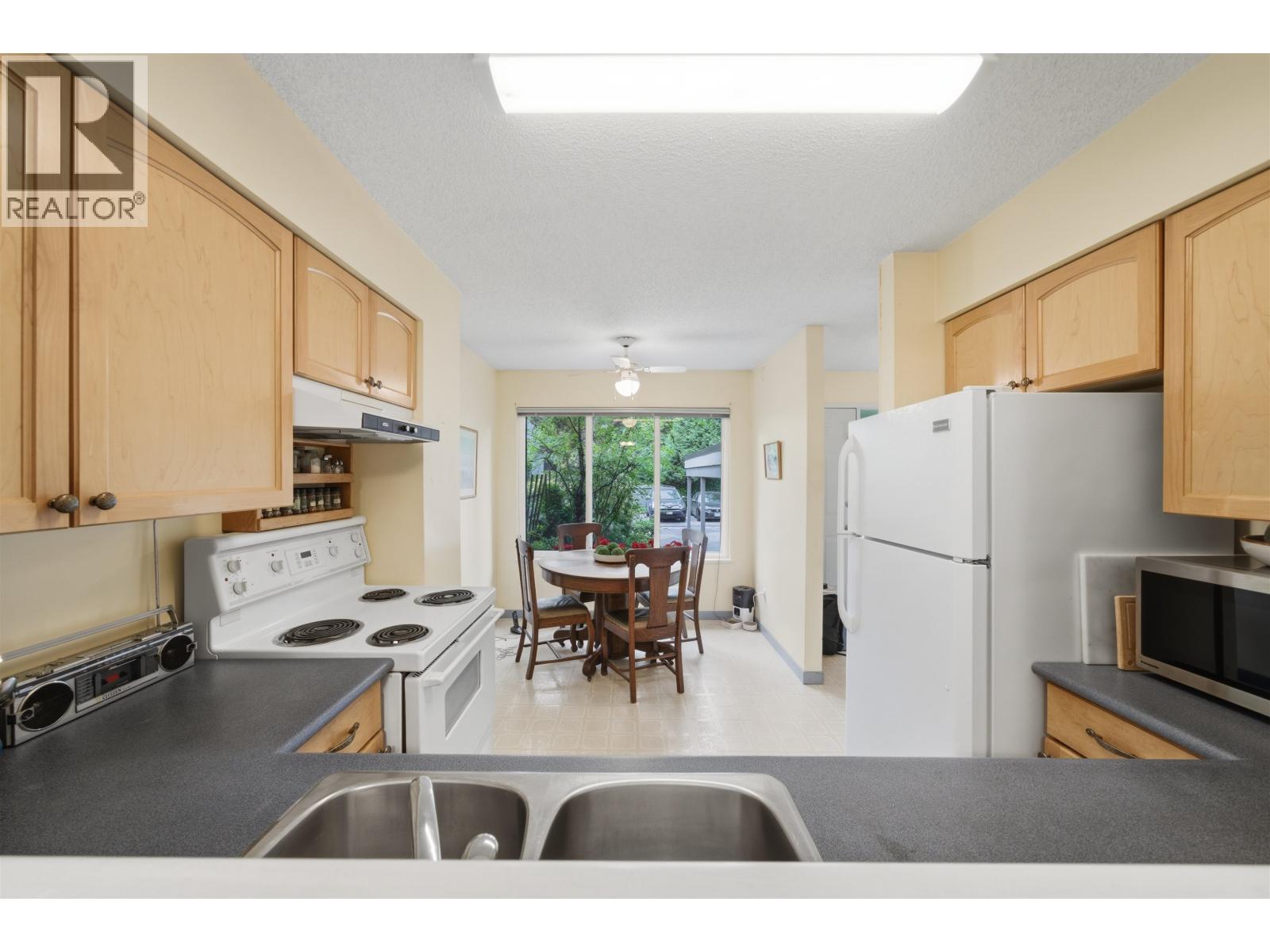 4748 Laurelwood Place, Burnaby, British Columbia  V5G 4B2 - Photo 16 - R3116785