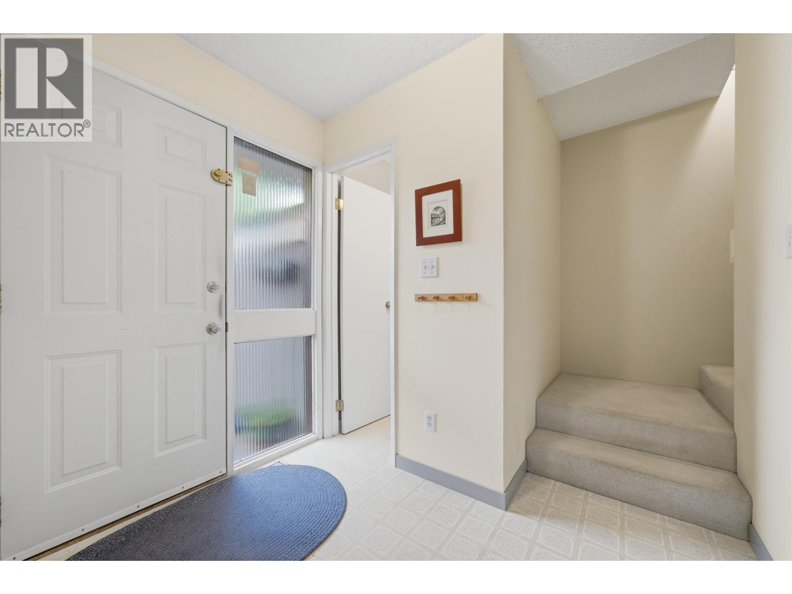 4748 Laurelwood Place, Burnaby, British Columbia  V5G 4B2 - Photo 8 - R3116785