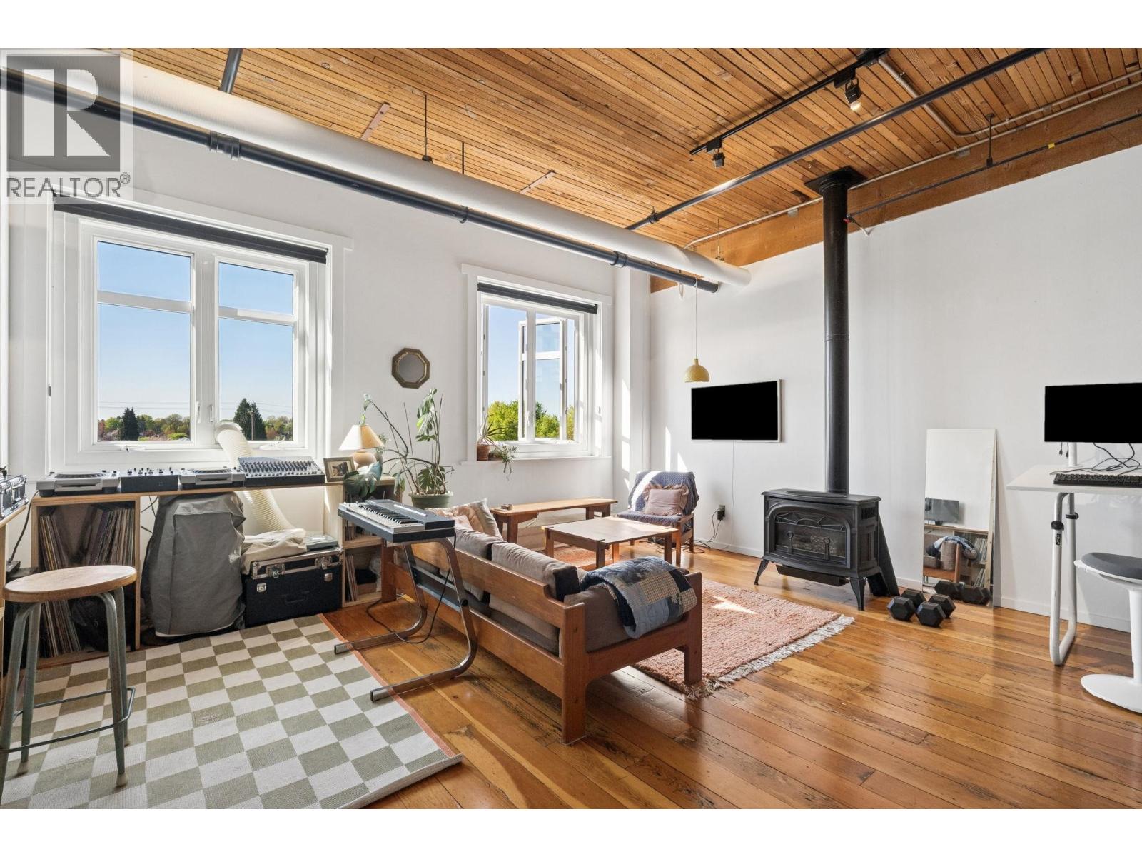 321 2556 E Hastings Street, Vancouver, British Columbia  V5K 1Z3 - Photo 2 - R3116792