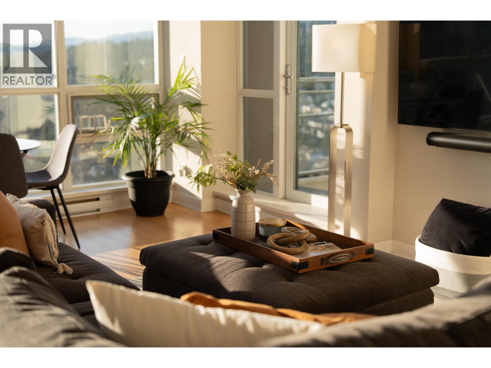 3401 2968 Glen Drive, Coquitlam, British Columbia  V3B 0C4 - Photo 8 - R3116859