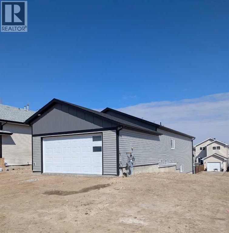 98 Sunwood Crescent SW, Medicine Hat, Alberta  T1B 4Y6 - Photo 16 - A2288269