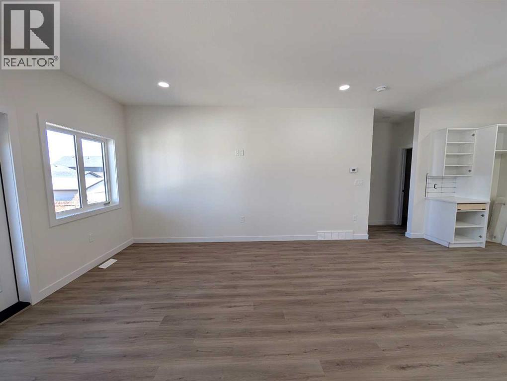 98 Sunwood Crescent SW, Medicine Hat, Alberta  T1B 4Y6 - Photo 7 - A2288269