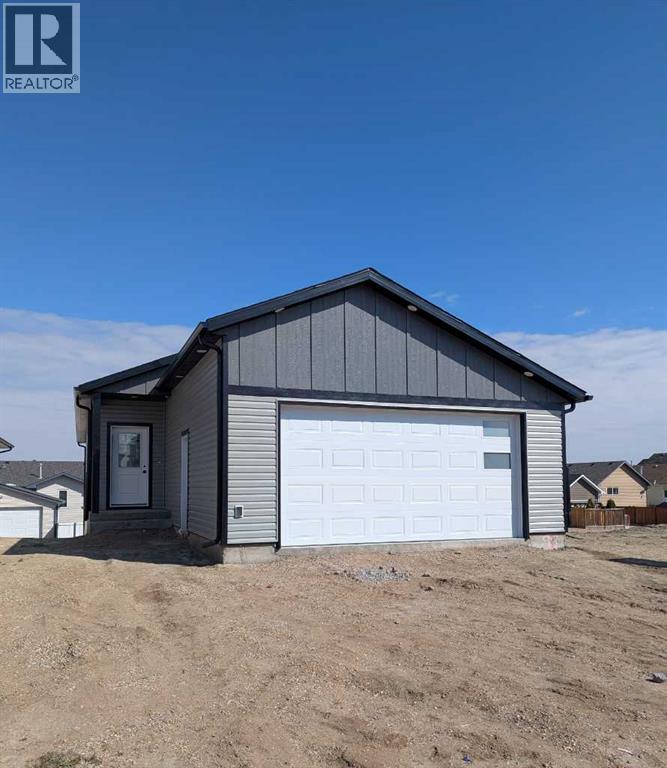 98 Sunwood Crescent SW, Medicine Hat, Alberta  T1B 4Y6 - Photo 1 - A2288269
