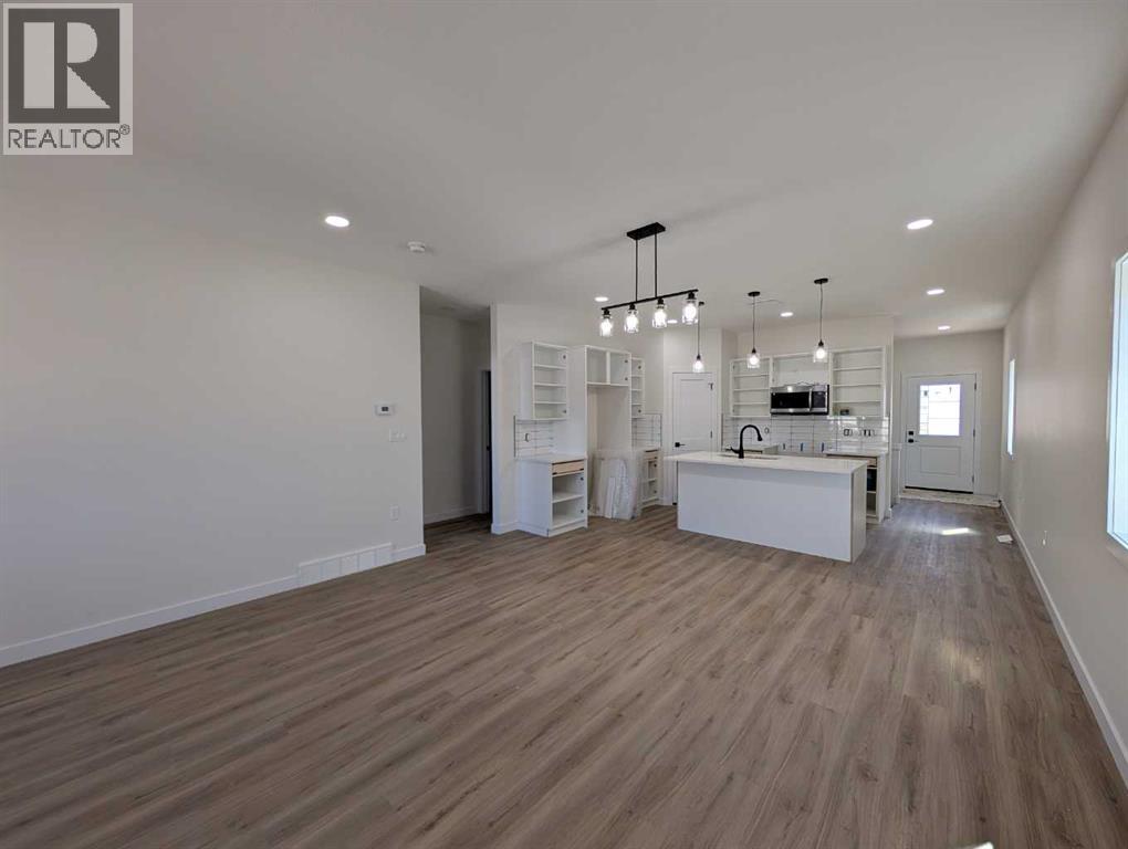 98 Sunwood Crescent SW, Medicine Hat, Alberta  T1B 4Y6 - Photo 5 - A2288269