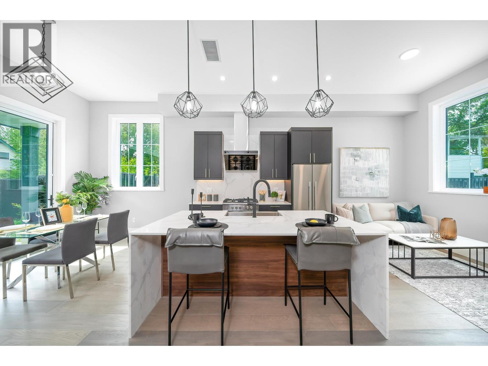 4 9500 GARDEN CITY ROAD, Richmond, British Columbia