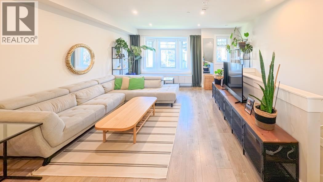 23 189 Wood Street, New Westminster, British Columbia  V3M 0L7 - Photo 2 - R3116122