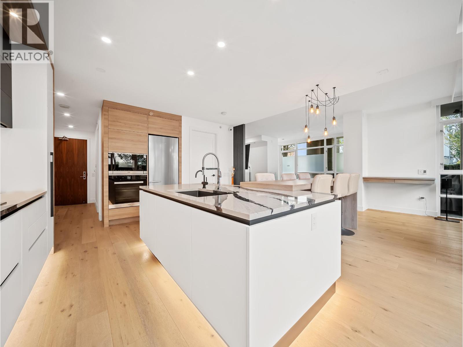 180 Athletes Way, Vancouver, British Columbia  V5Y 0B5 - Photo 5 - R3116794