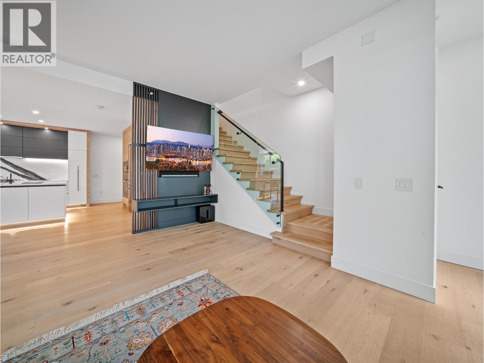 180 Athletes Way, Vancouver, British Columbia  V5Y 0B5 - Photo 4 - R3116794