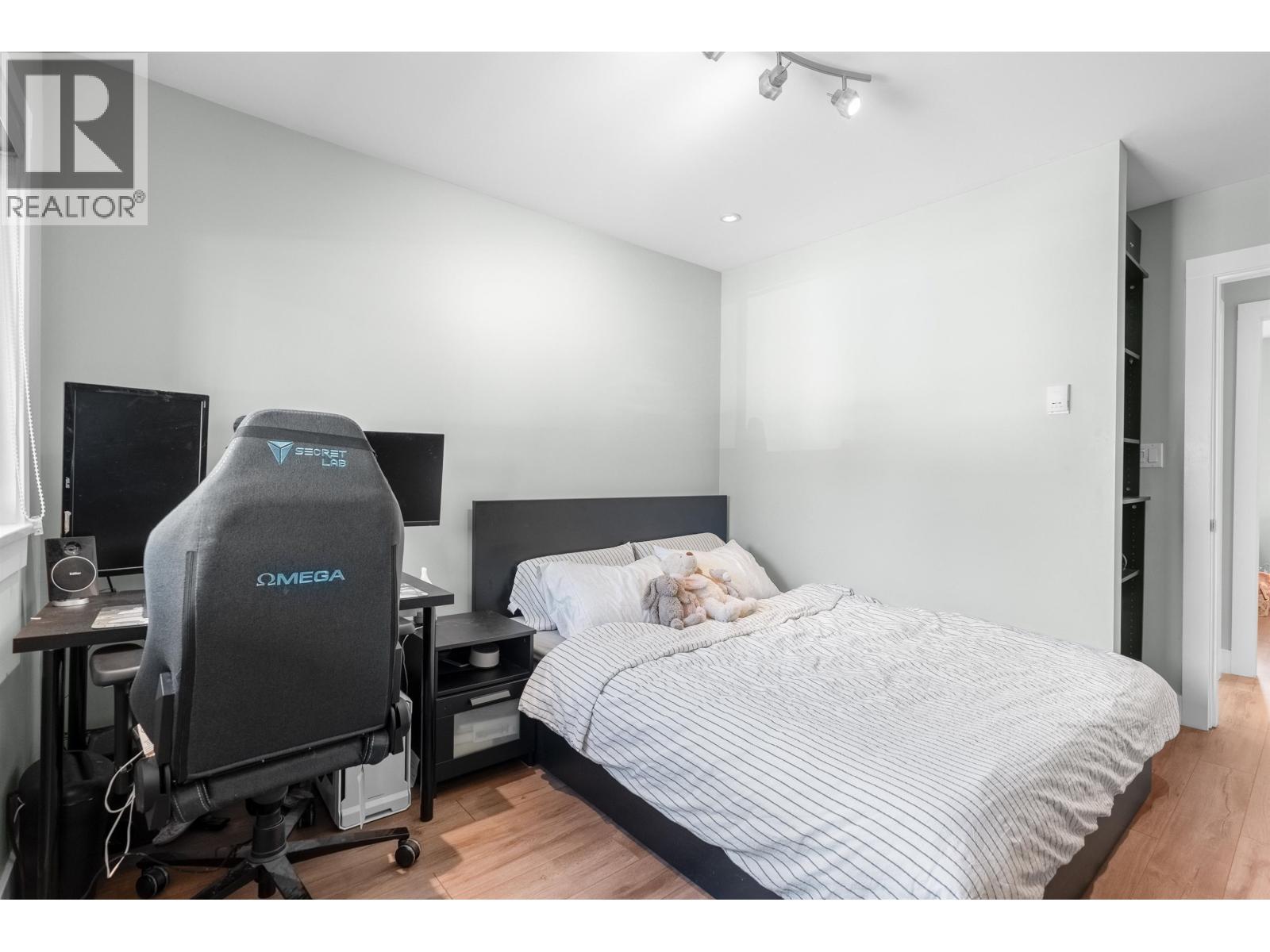 2576 E 27th Avenue, Vancouver, British Columbia  V5R 1N1 - Photo 11 - R3116832