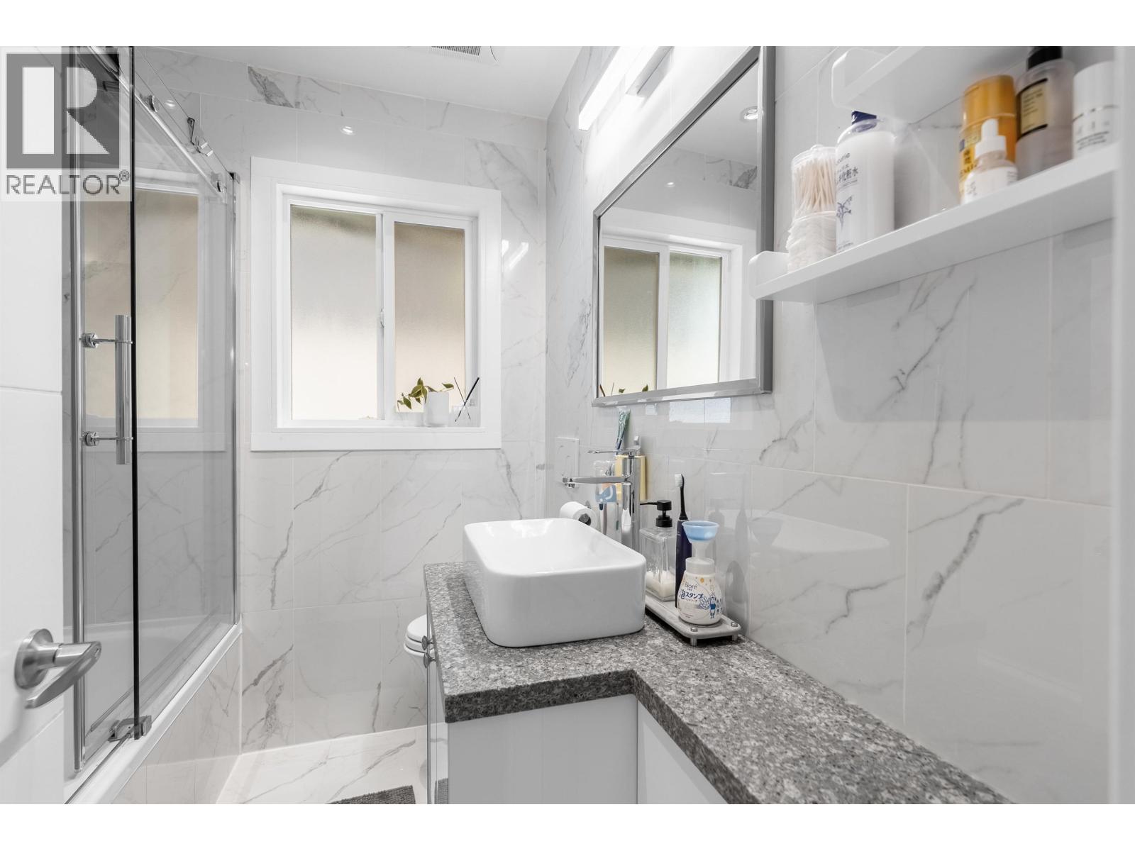 2576 E 27th Avenue, Vancouver, British Columbia  V5R 1N1 - Photo 12 - R3116832