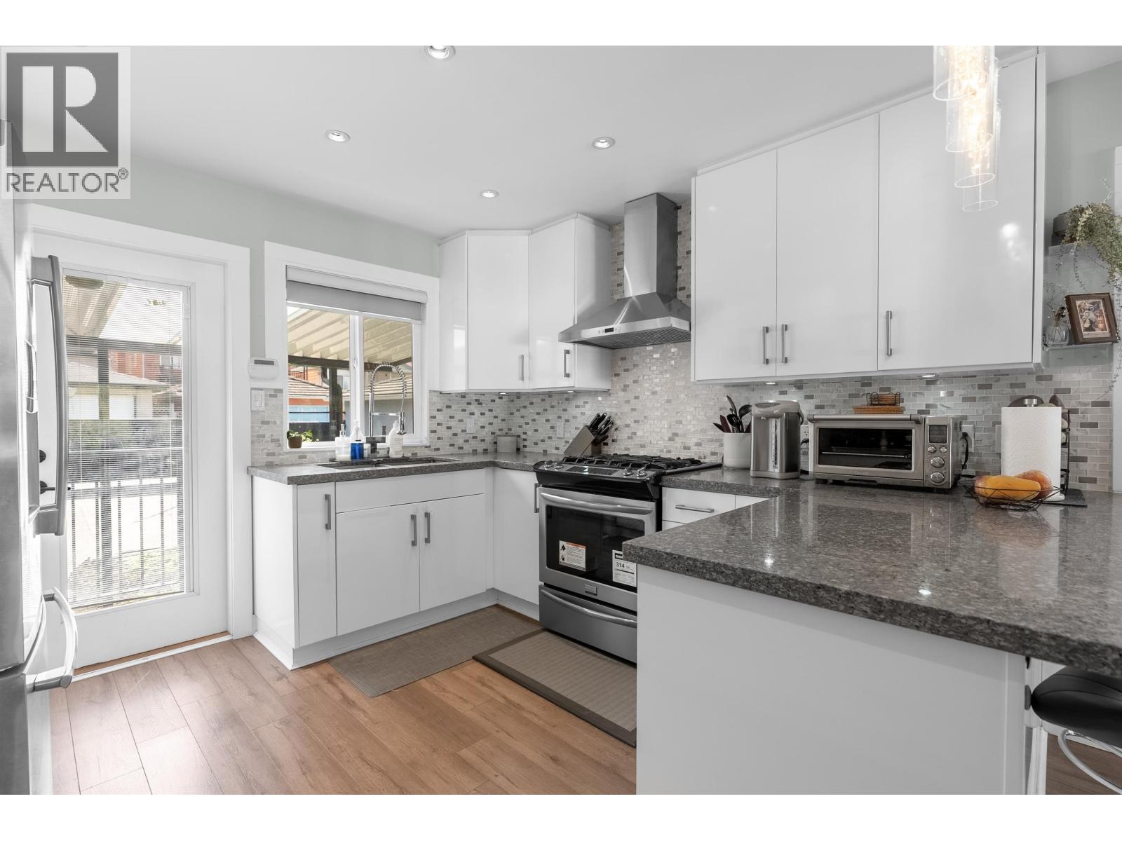 2576 E 27th Avenue, Vancouver, British Columbia  V5R 1N1 - Photo 6 - R3116832