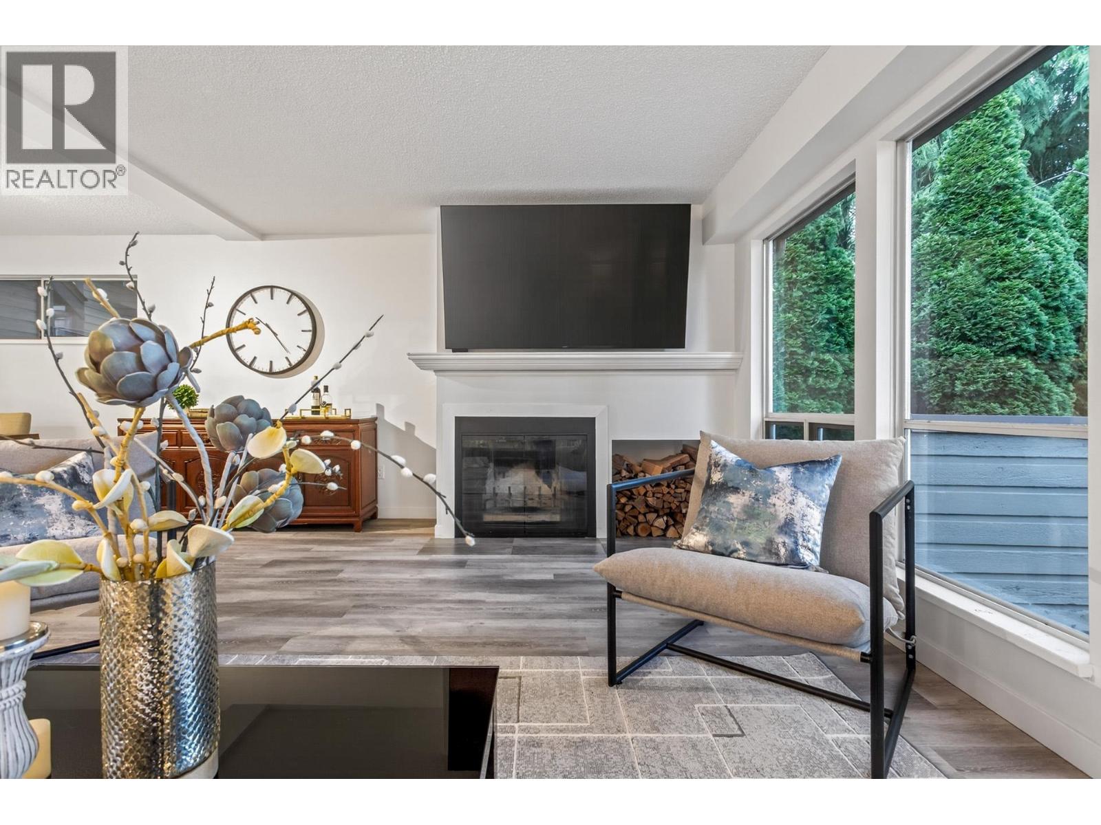 8218 Forest Grove Drive, Burnaby, British Columbia  V5A 4G9 - Photo 3 - R3116771