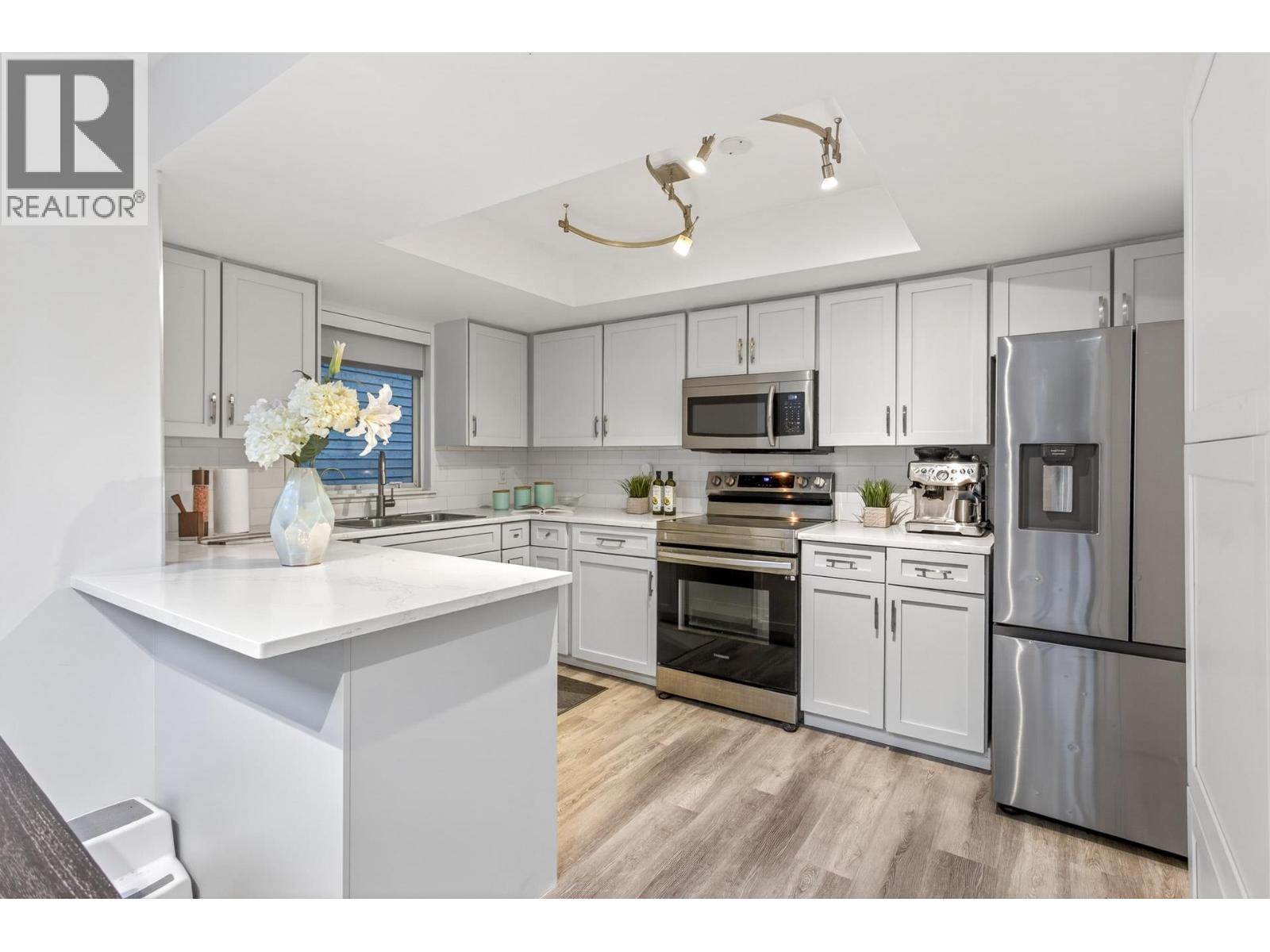 8218 Forest Grove Drive, Burnaby, British Columbia  V5A 4G9 - Photo 13 - R3116771