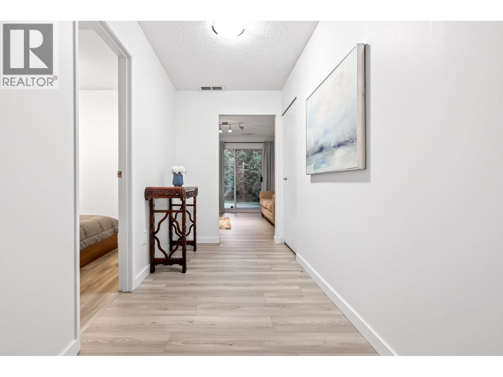 8218 Forest Grove Drive, Burnaby, British Columbia  V5A 4G9 - Photo 27 - R3116771