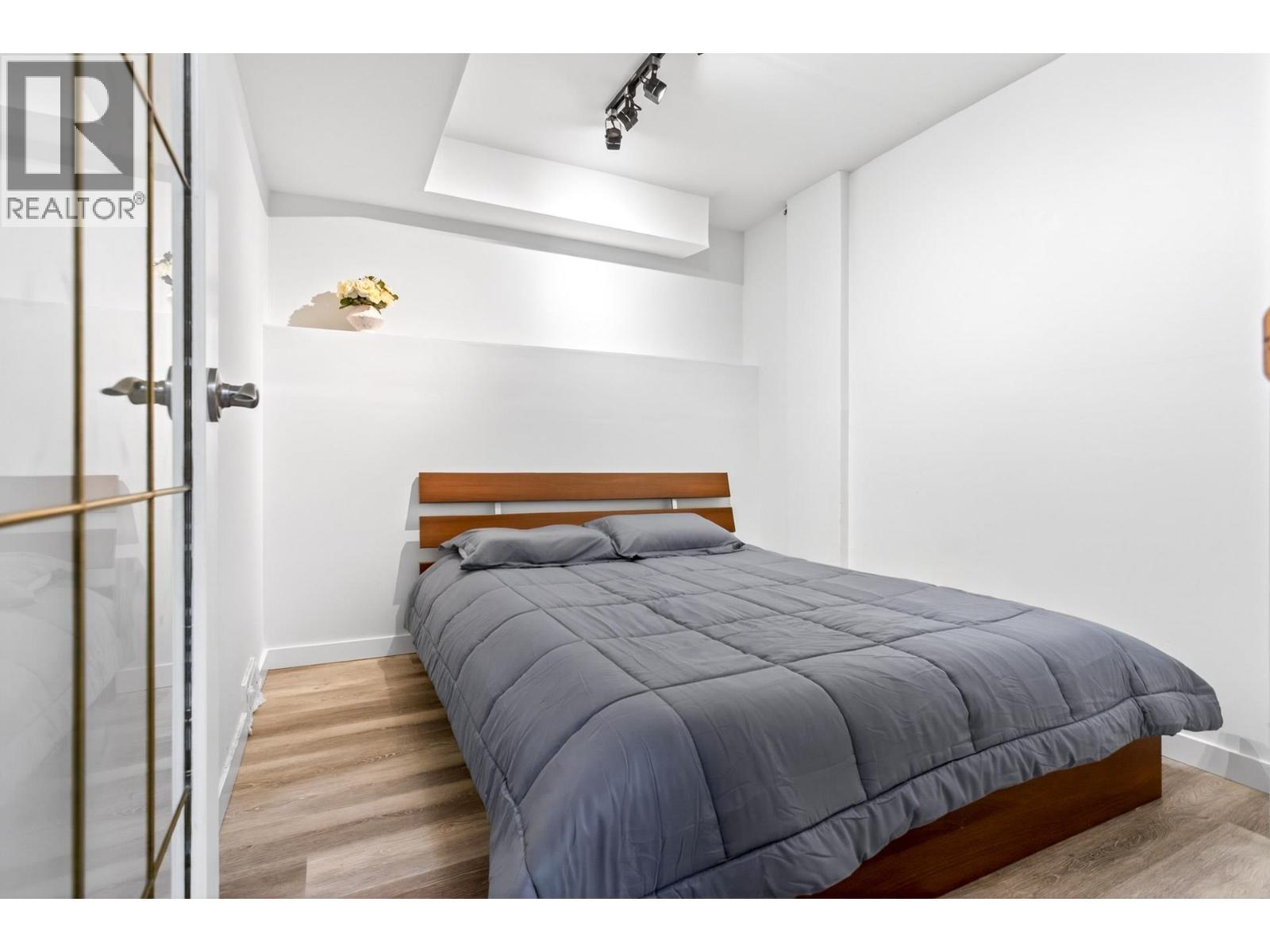 8218 Forest Grove Drive, Burnaby, British Columbia  V5A 4G9 - Photo 30 - R3116771