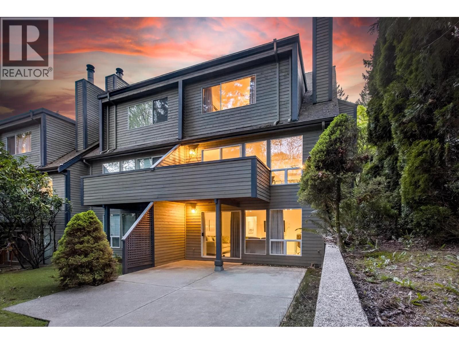 8218 Forest Grove Drive, Burnaby, British Columbia  V5A 4G9 - Photo 32 - R3116771