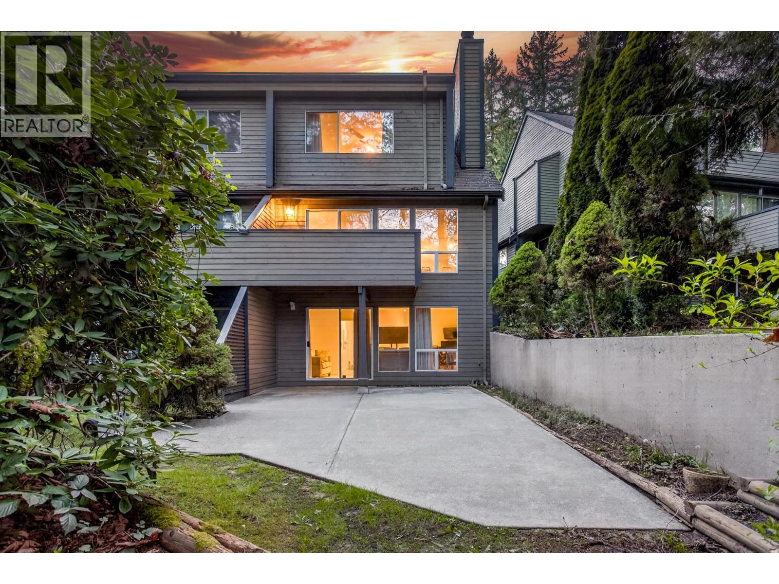 8218 Forest Grove Drive, Burnaby, British Columbia  V5A 4G9 - Photo 33 - R3116771