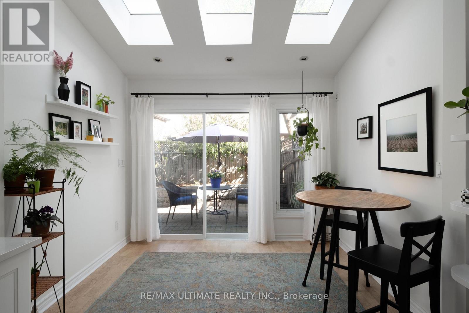 32 Lindsey Avenue, Toronto, Ontario  M6H 1E1 - Photo 10 - C13054368