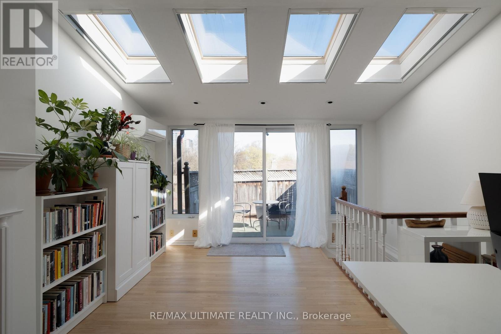 32 Lindsey Avenue, Toronto, Ontario  M6H 1E1 - Photo 18 - C13054368