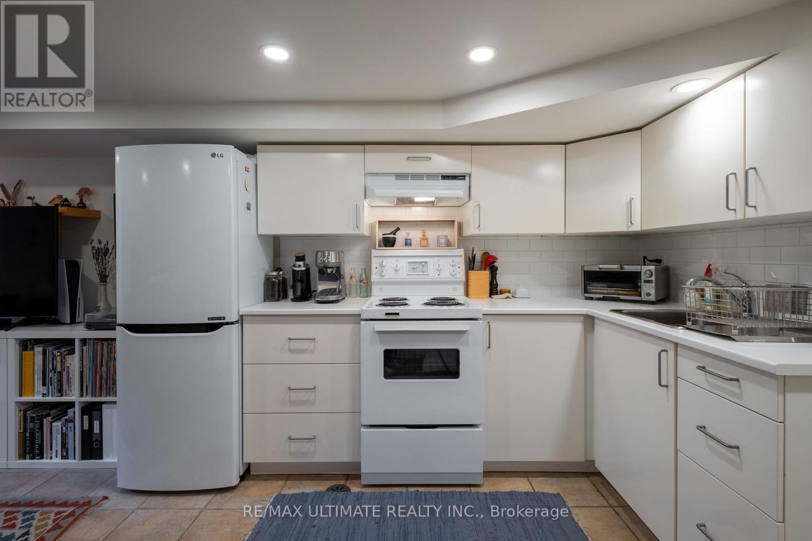 32 Lindsey Avenue, Toronto, Ontario  M6H 1E1 - Photo 25 - C13054368