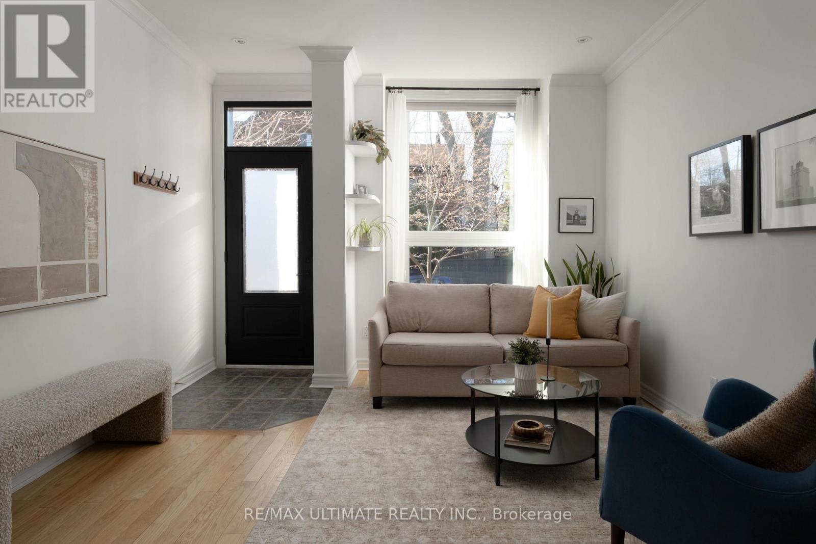 32 Lindsey Avenue, Toronto, Ontario  M6H 1E1 - Photo 3 - C13054368