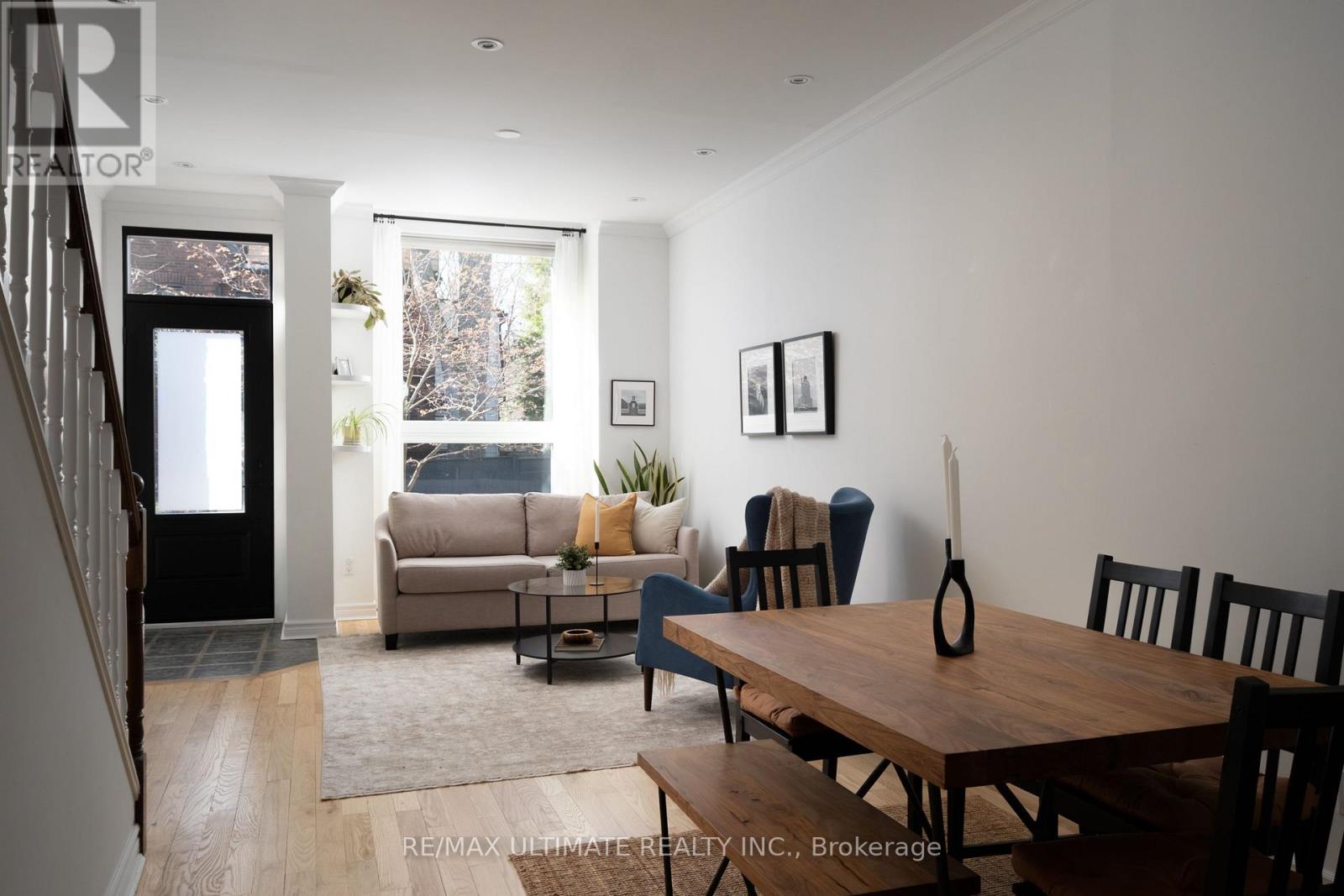 32 Lindsey Avenue, Toronto, Ontario  M6H 1E1 - Photo 4 - C13054368