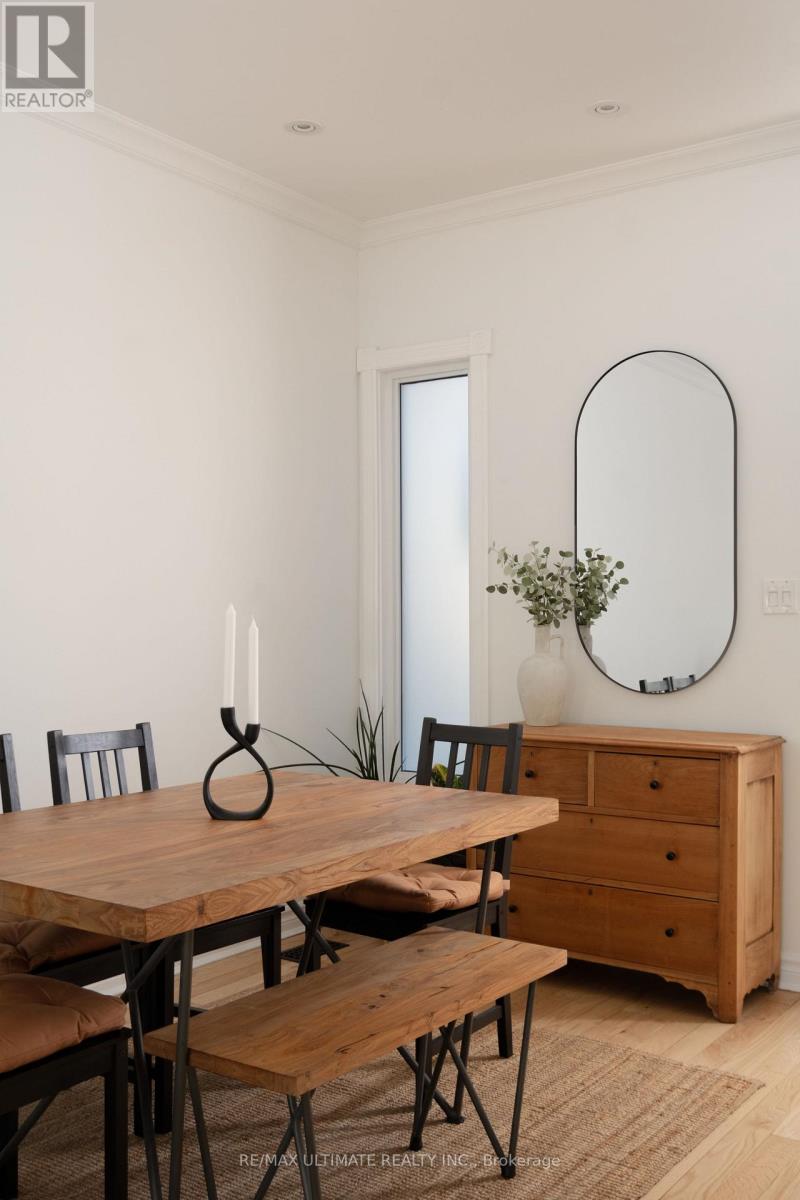 32 Lindsey Avenue, Toronto, Ontario  M6H 1E1 - Photo 5 - C13054368