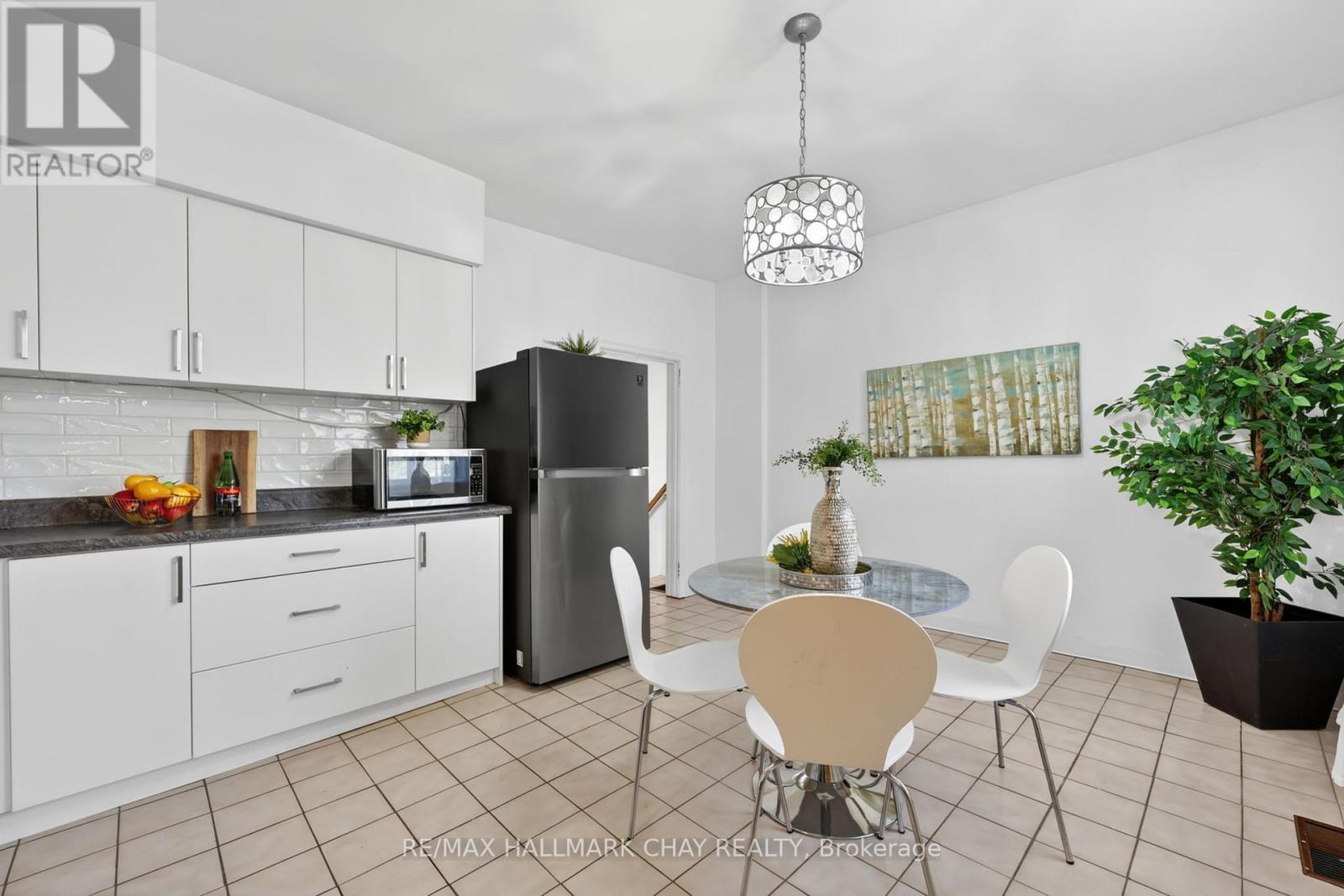 78 Clovelly Avenue, Toronto, Ontario  M6E 2E6 - Photo 17 - C13054428