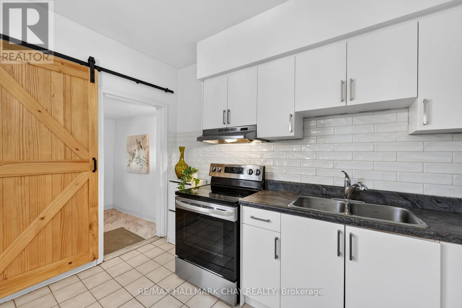 78 Clovelly Avenue, Toronto, Ontario  M6E 2E6 - Photo 18 - C13054428