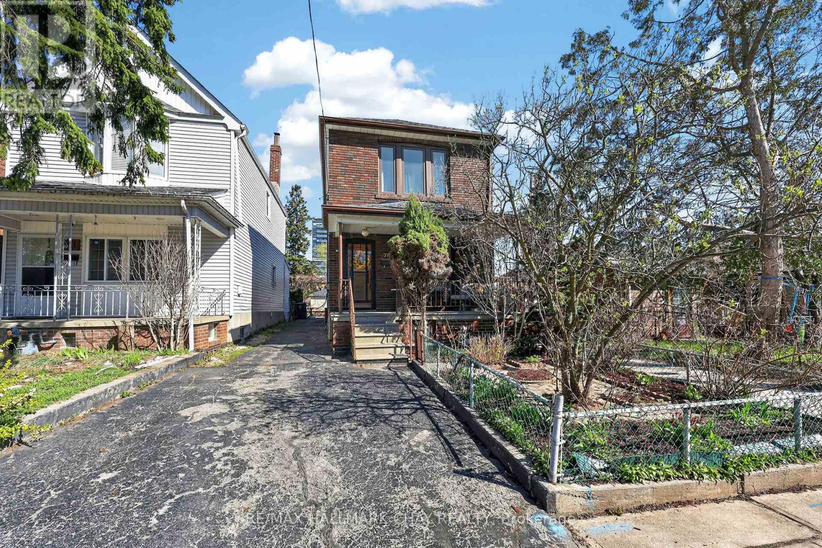 78 Clovelly Avenue, Toronto, Ontario  M6E 2E6 - Photo 3 - C13054428