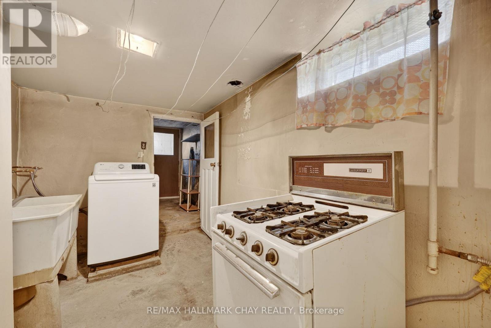 78 Clovelly Avenue, Toronto, Ontario  M6E 2E6 - Photo 30 - C13054428