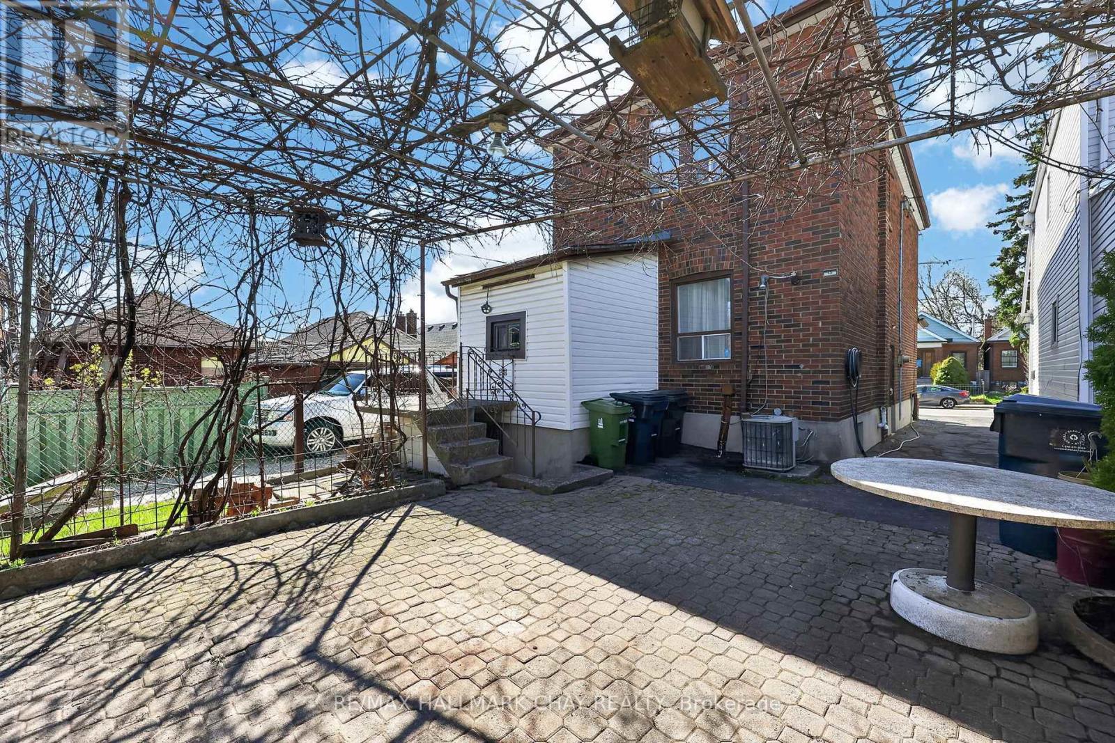 78 Clovelly Avenue, Toronto, Ontario  M6E 2E6 - Photo 35 - C13054428