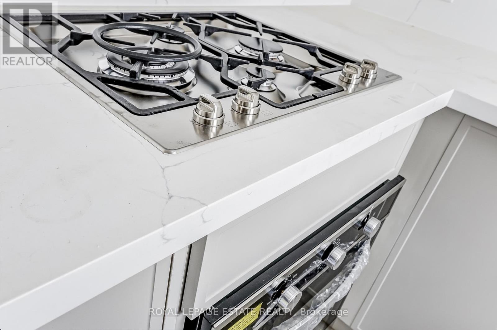 44 Wineva Avenue, Toronto, Ontario  M4E 2S9 - Photo 12 - E13054430