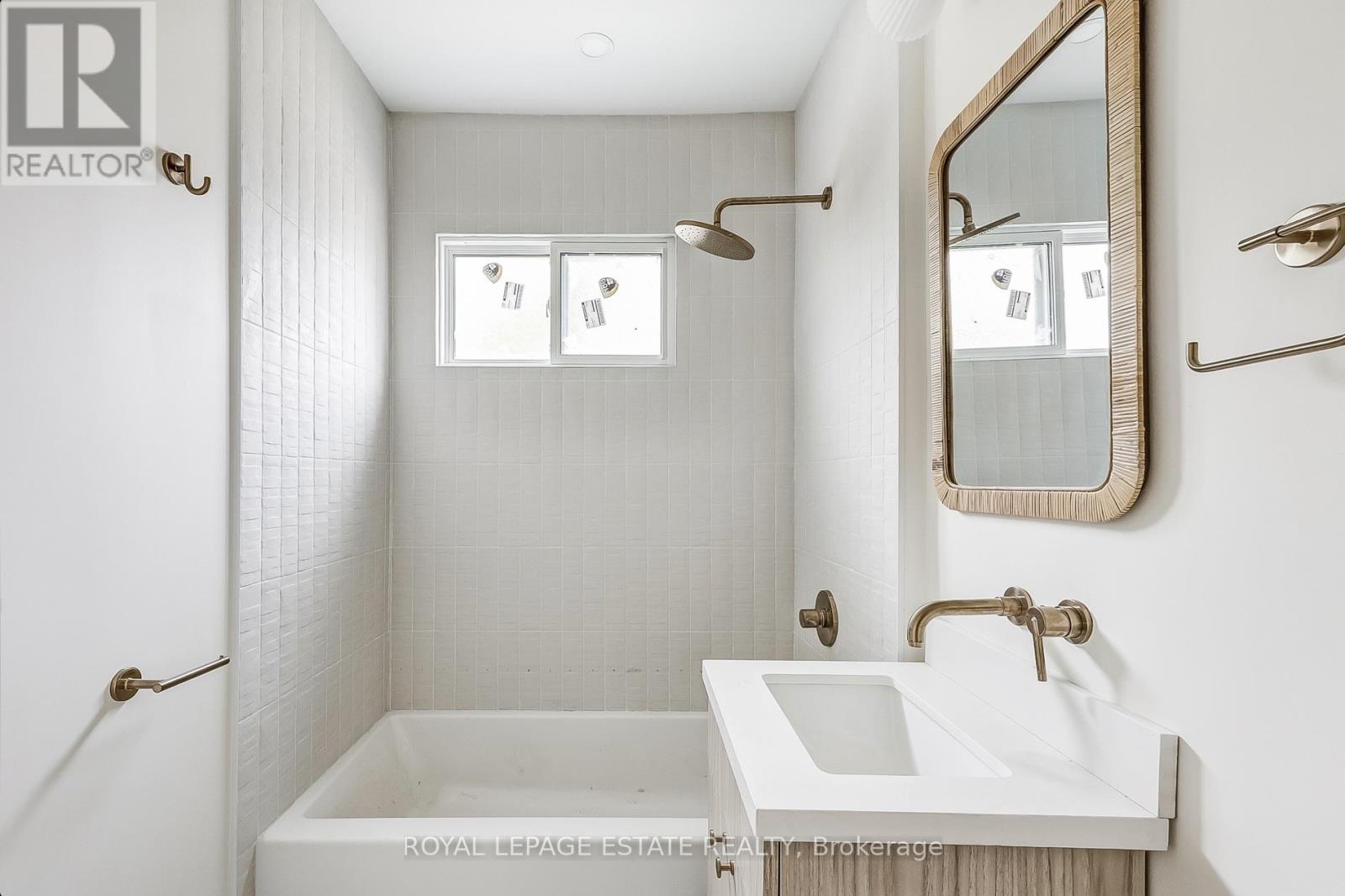 44 Wineva Avenue, Toronto, Ontario  M4E 2S9 - Photo 13 - E13054430