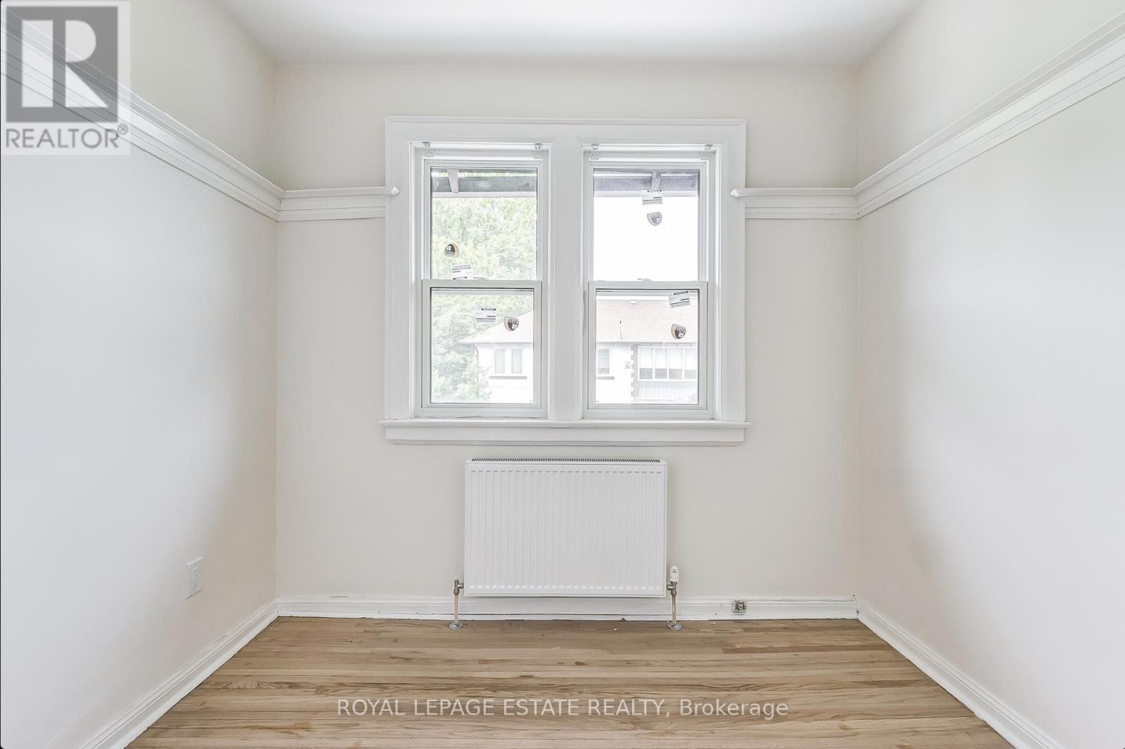 44 Wineva Avenue, Toronto, Ontario  M4E 2S9 - Photo 25 - E13054430