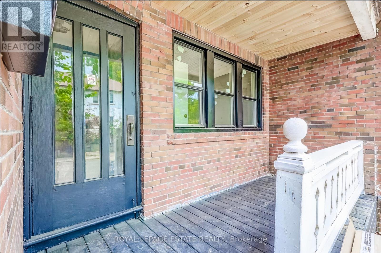 44 Wineva Avenue, Toronto, Ontario  M4E 2S9 - Photo 4 - E13054430