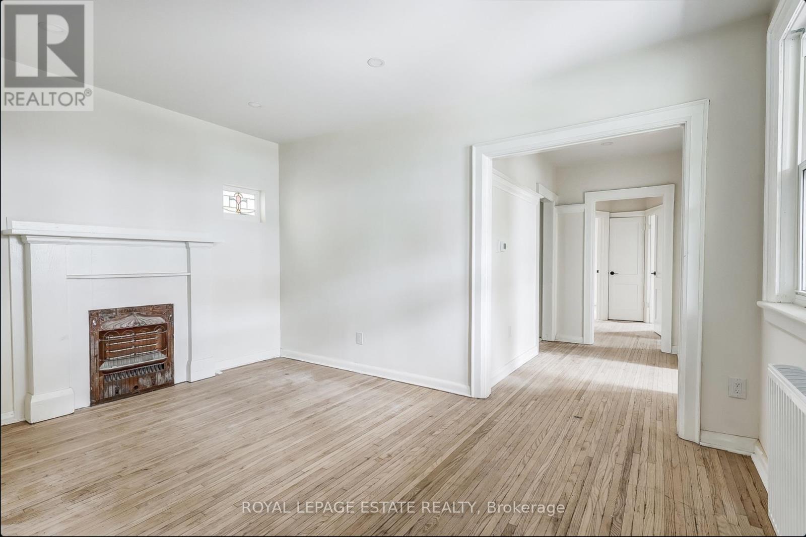 44 Wineva Avenue, Toronto, Ontario  M4E 2S9 - Photo 7 - E13054430