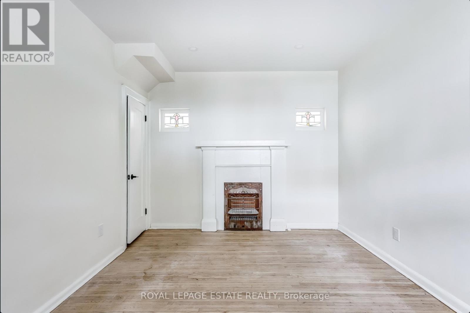 44 Wineva Avenue, Toronto, Ontario  M4E 2S9 - Photo 8 - E13054430