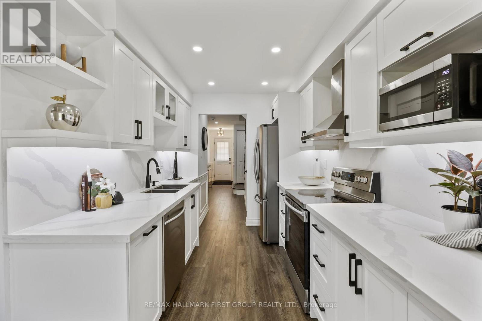 216 - 10 Bassett Boulevard, Whitby, Ontario  L1N 9C8 - Photo 15 - E13054436