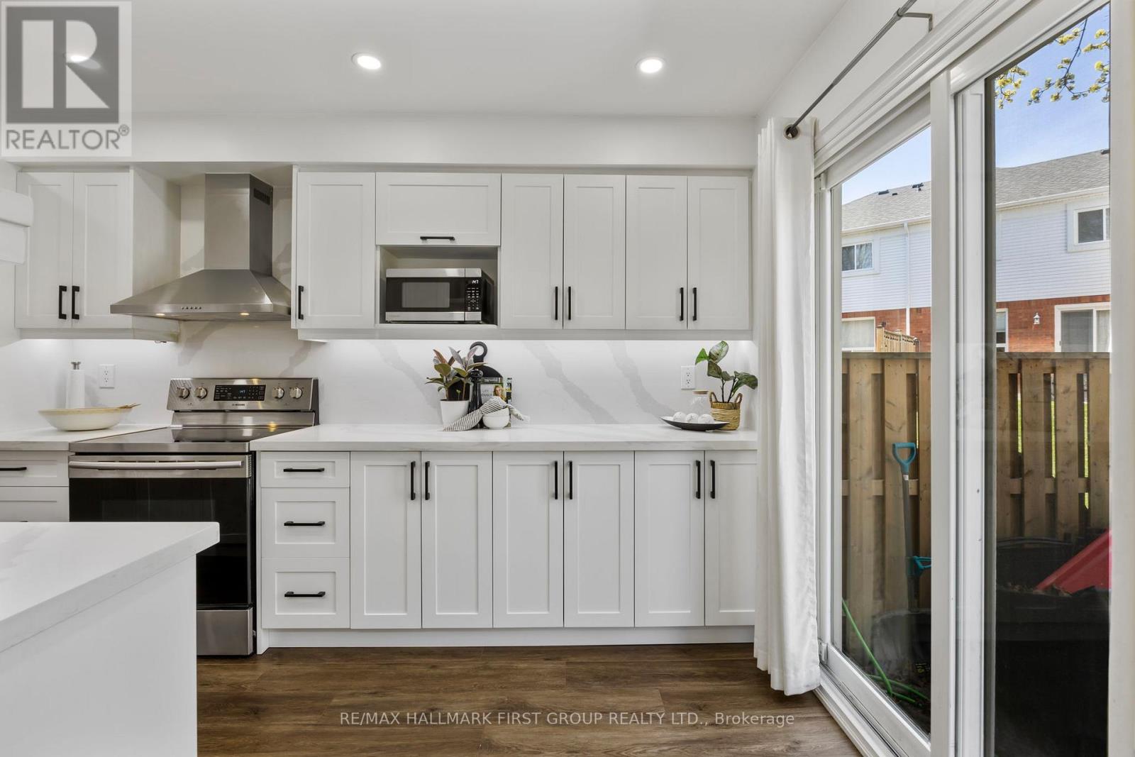 216 - 10 Bassett Boulevard, Whitby, Ontario  L1N 9C8 - Photo 17 - E13054436