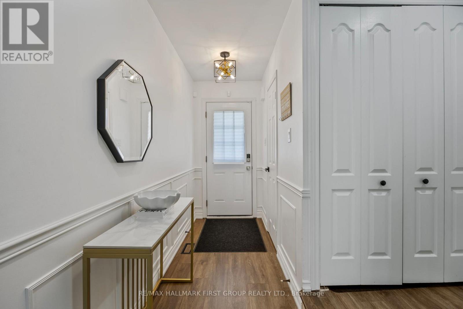 216 - 10 Bassett Boulevard, Whitby, Ontario  L1N 9C8 - Photo 3 - E13054436