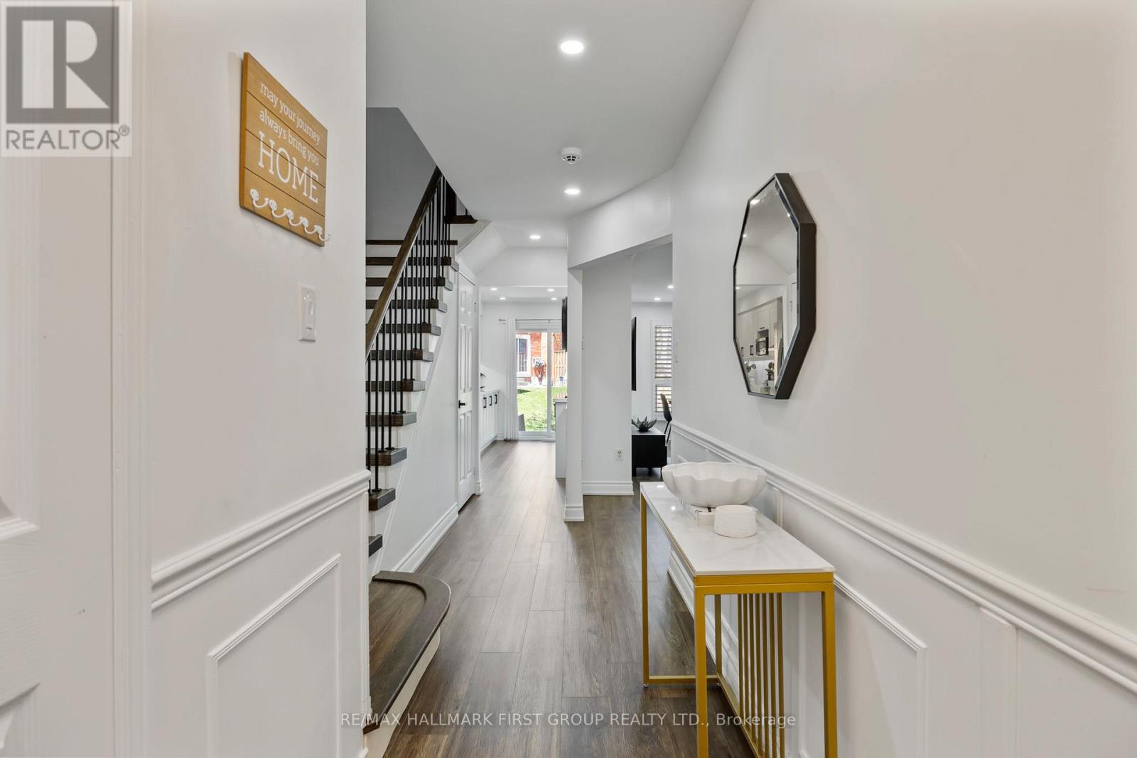 216 - 10 Bassett Boulevard, Whitby, Ontario  L1N 9C8 - Photo 5 - E13054436