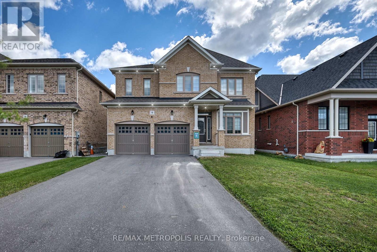 15 Douglas Kemp Crescent, Clarington, Ontario  L1C 7E3 - Photo 2 - E13054452