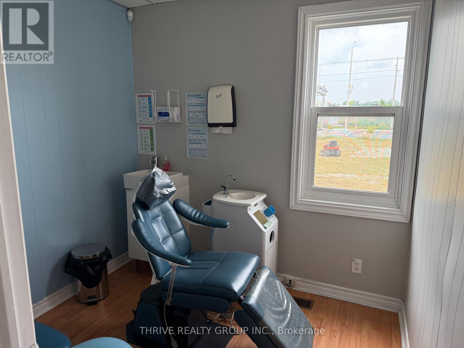 690 Hale Street, London East, Ontario  N5W 1H4 - Photo 9 - X12293421