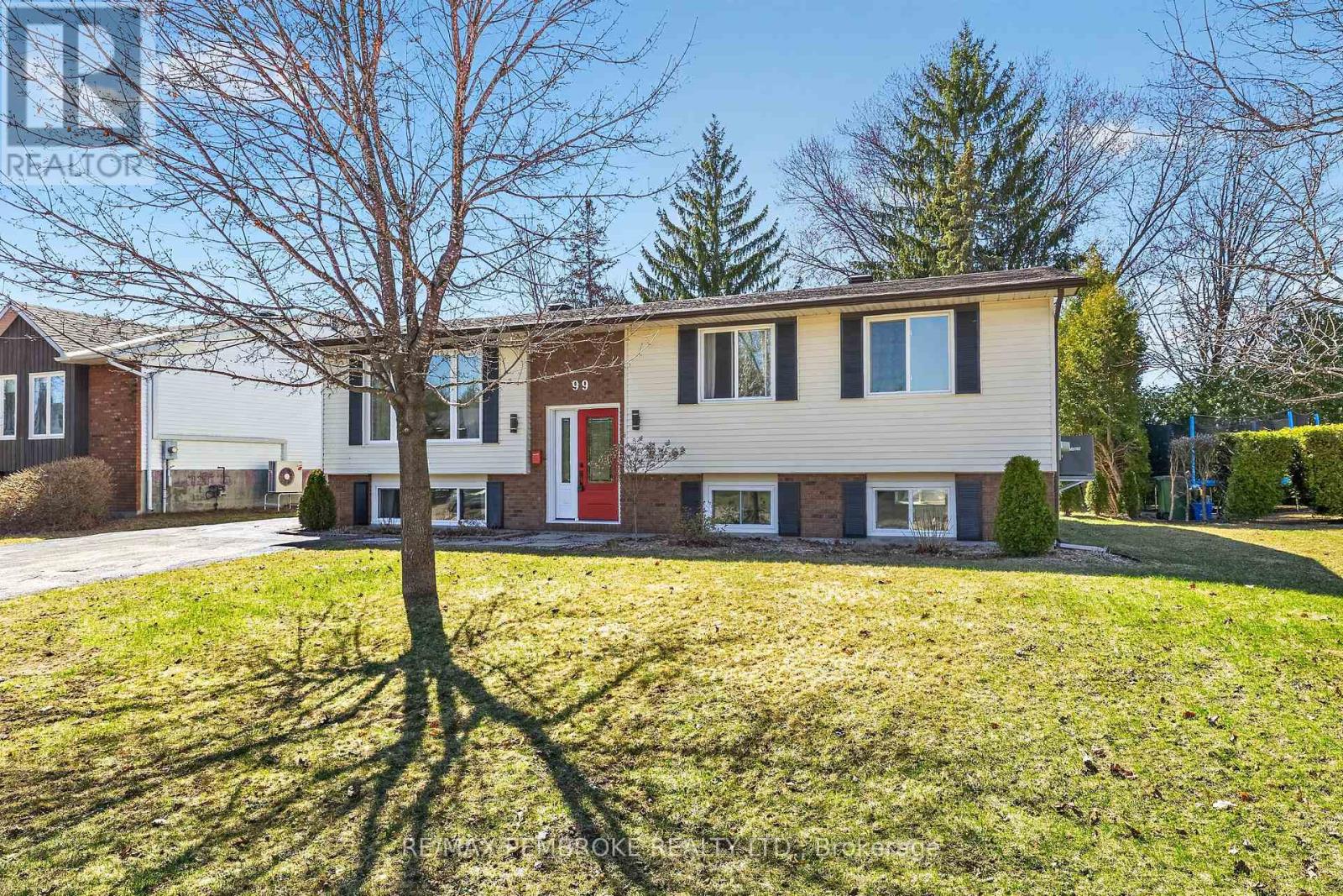 99 NOIK DRIVE, Pembroke, Ontario