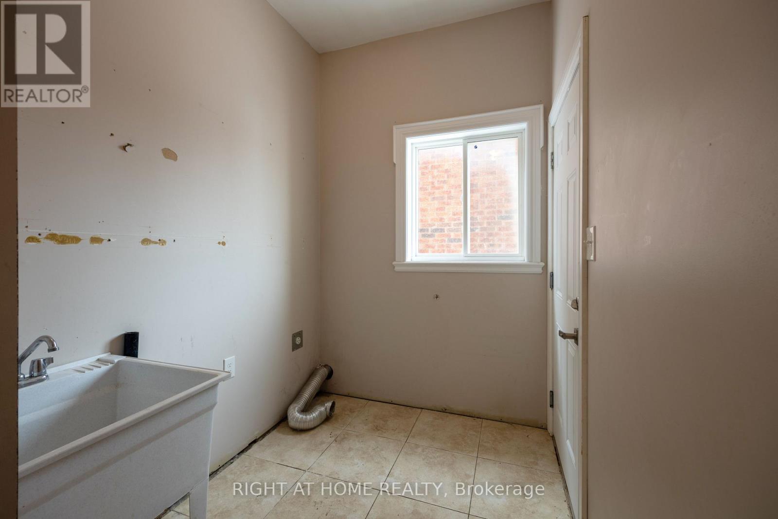 1215 Lowrie Street, Innisfil, Ontario  L9S 0E5 - Photo 15 - N13054348